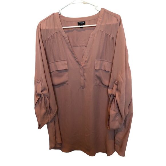Torrid Blouse Harper V neck 3/4 sleeve Mauve button up sleeves Size 4 - Picture 1 of 6